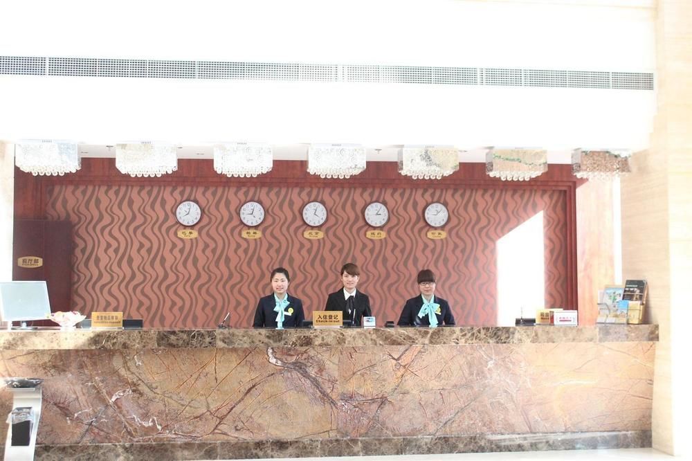 Greentree Inn Shandong Qingdao Wuyishan Road Jiashike Shopping Center Business Hotel Kültér fotó